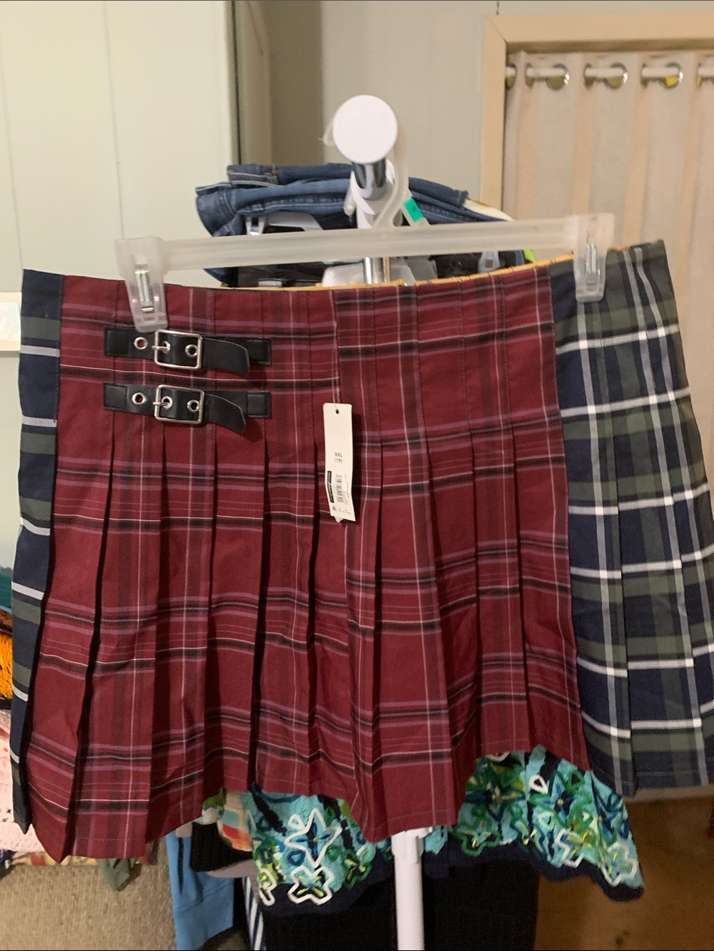 No Boundaries Pleated Burgundy Green Gold Plaid Mini Skirt Buckle Sz XXL 19